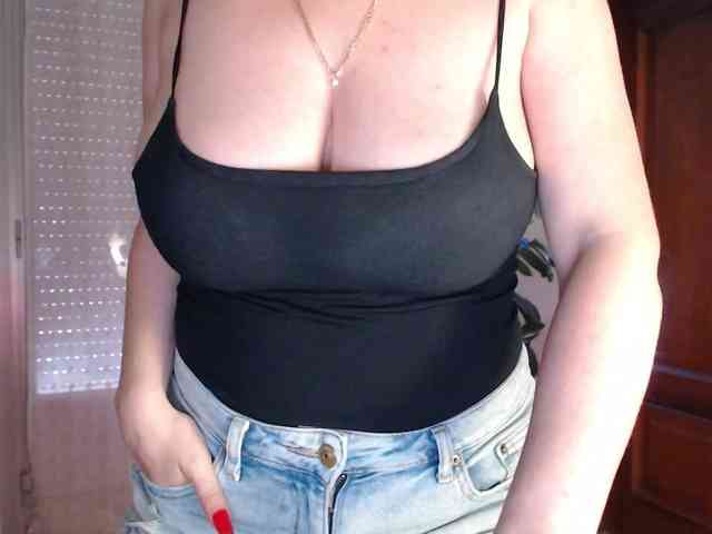 Alina-Lovely webcam