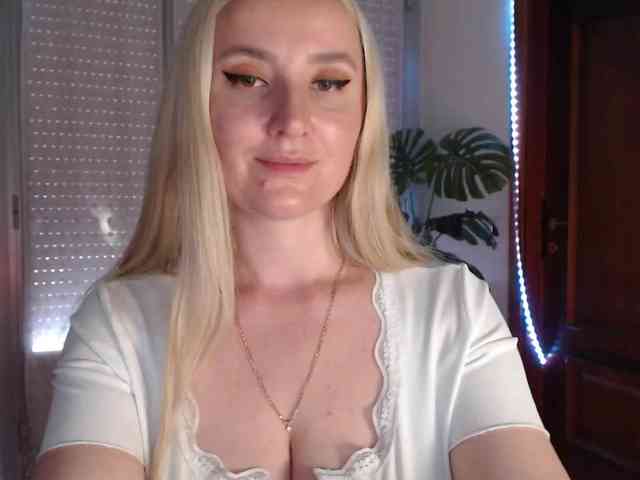 Alina-Lovely webcam