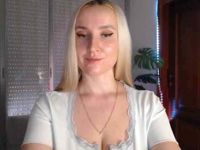 Alina-Lovely webcam