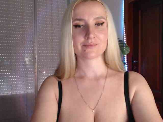 Alina-Lovely webcam