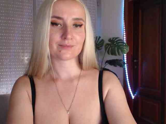 Alina-Lovely webcam