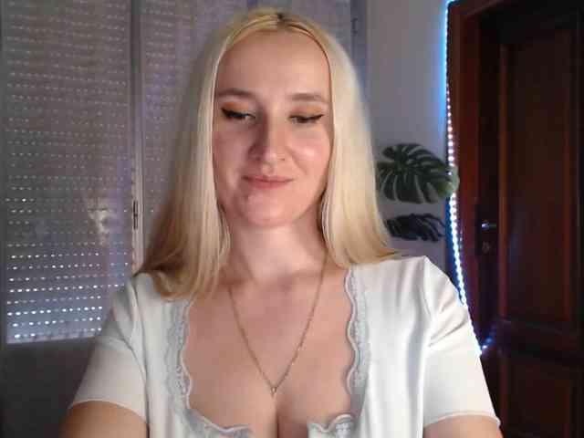 Alina-Lovely webcam
