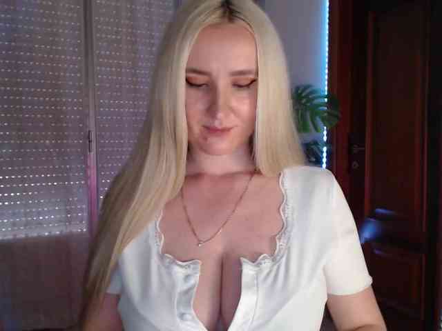 Alina-Lovely webcam