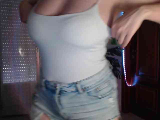 Alina-Lovely webcam