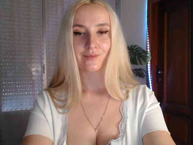 Alina-Lovely webcam