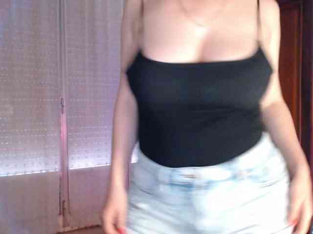 Alina-Lovely webcam