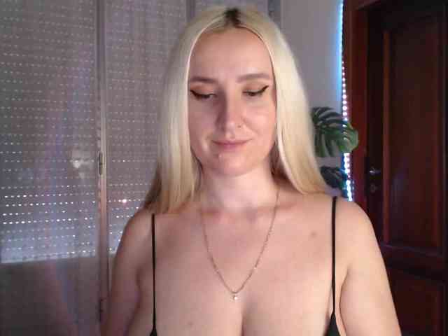 Alina-Lovely webcam