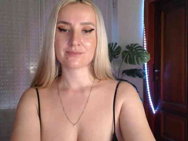Alina-Lovely webcam
