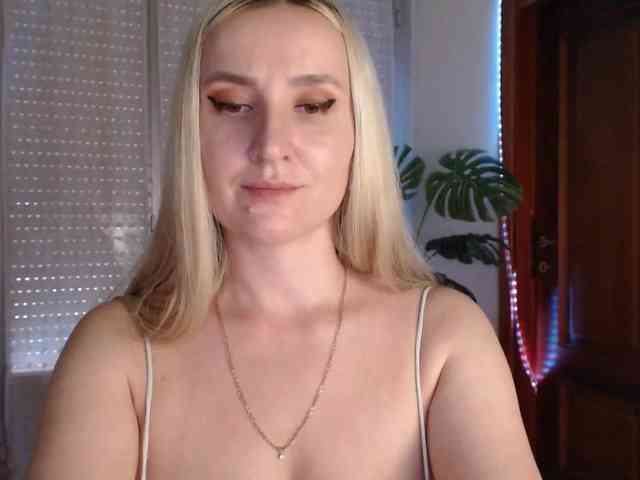 Alina-Lovely webcam