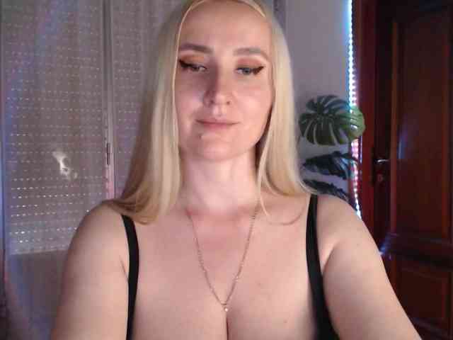 Alina-Lovely webcam