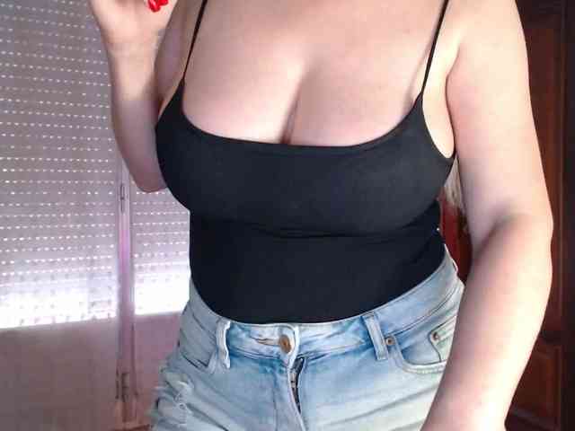 Alina-Lovely webcam