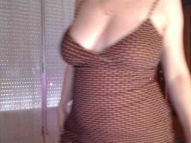 Alina-Lovely webcam