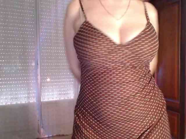 Alina-Lovely webcam