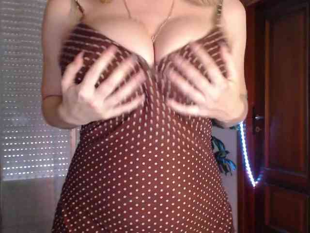 Alina-Lovely webcam