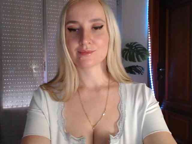 Alina-Lovely webcam