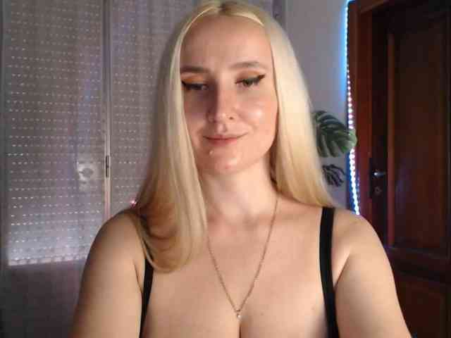 Alina-Lovely webcam