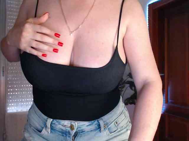 Alina-Lovely webcam