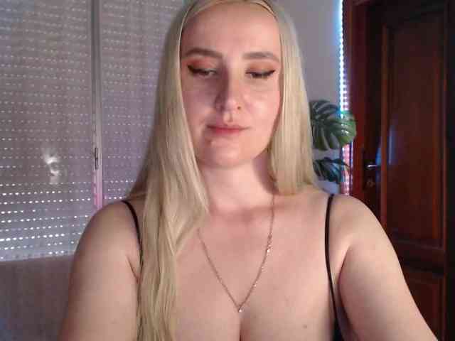 Alina-Lovely webcam