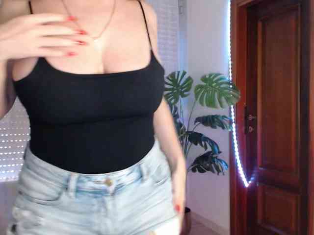 Alina-Lovely webcam