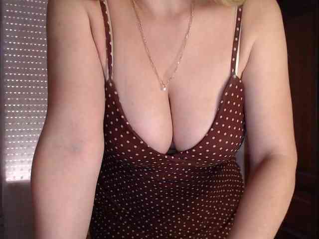 Alina-Lovely webcam