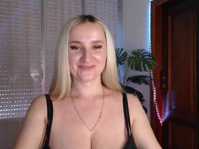Alina-Lovely webcam