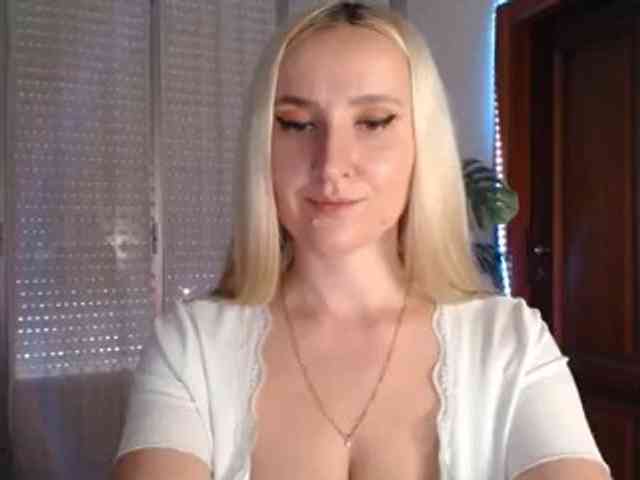 Alina-Lovely webcam