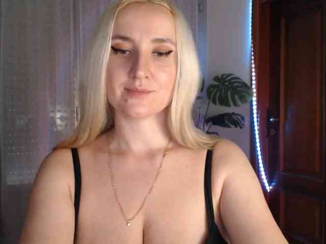 Alina-Lovely webcam