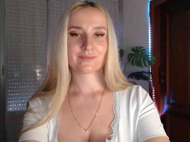 Alina-Lovely webcam