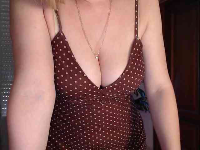 Alina-Lovely webcam