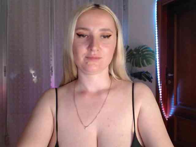 Alina-Lovely webcam
