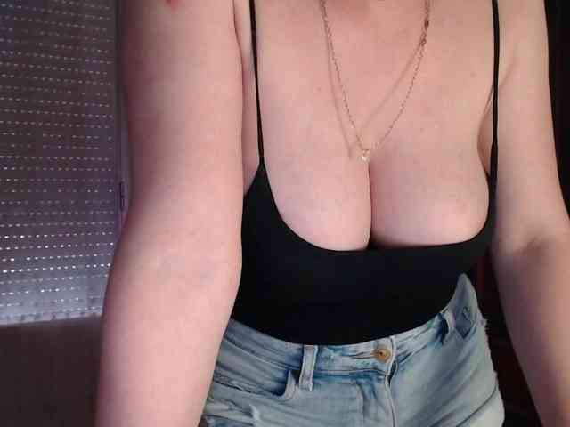 Alina-Lovely webcam