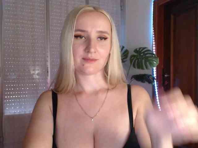 Alina-Lovely webcam