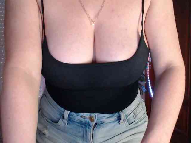 Alina-Lovely webcam