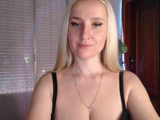 Alina-Lovely webcam