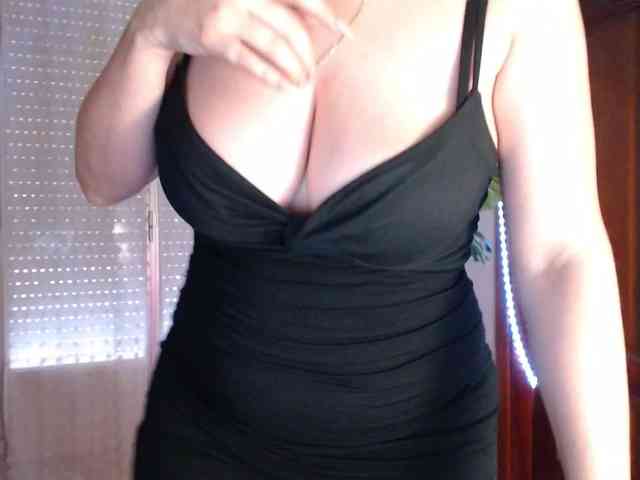 Alina-Lovely webcam