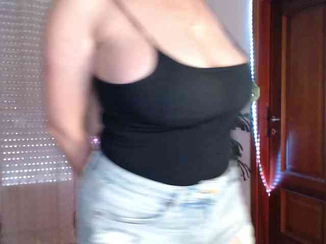 Alina-Lovely webcam