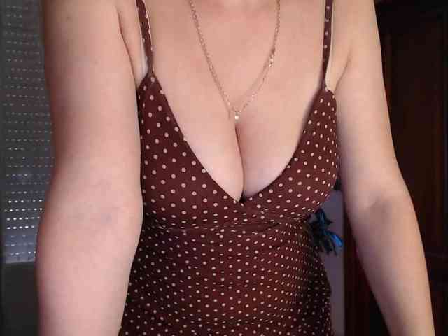 Alina-Lovely webcam