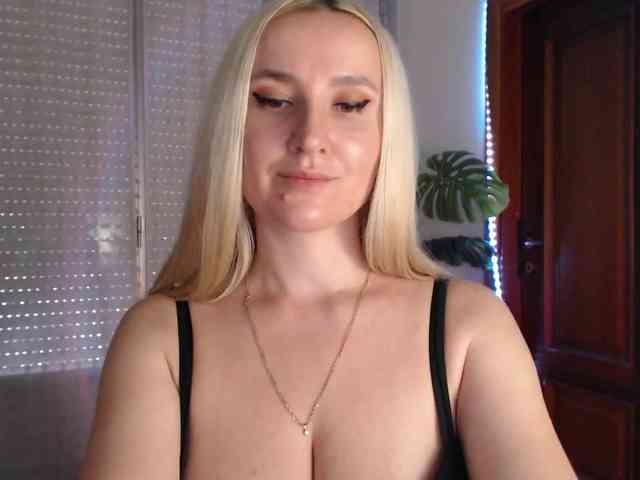Alina-Lovely webcam