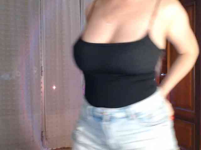 Alina-Lovely webcam