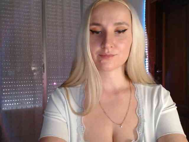 Alina-Lovely webcam