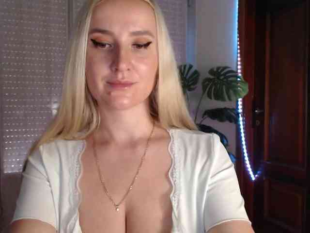 Alina-Lovely webcam