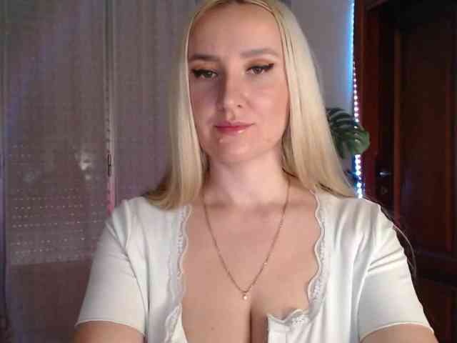 Alina-Lovely webcam