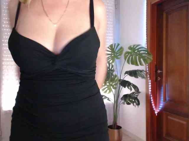 Alina-Lovely webcam