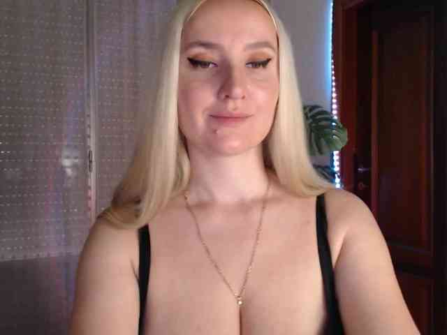 Alina-Lovely webcam