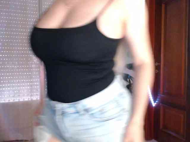 Alina-Lovely webcam