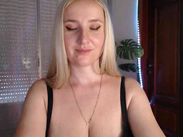 Alina-Lovely webcam