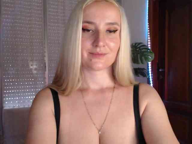 Alina-Lovely webcam