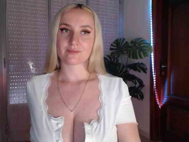 Alina-Lovely webcam