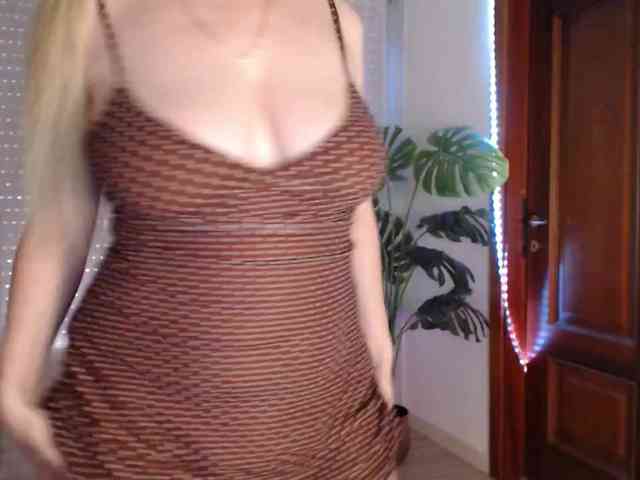 Alina-Lovely webcam