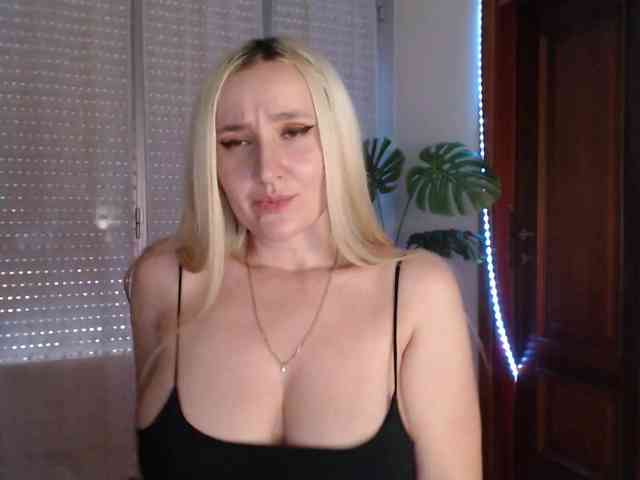 Alina-Lovely webcam